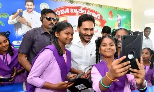 Andhra Pradesh, tabs distribute, 8th Class students, CM Jagan