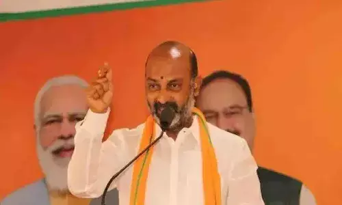 కేసీఆర్ కుటుంబం దేశం దాటి పారిపోయే ప్రమాదం ఉంది : బండి సంజయ్