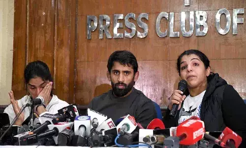 నిన్న సాక్షి అలా.. నేడు పూనియా ఇలా..!