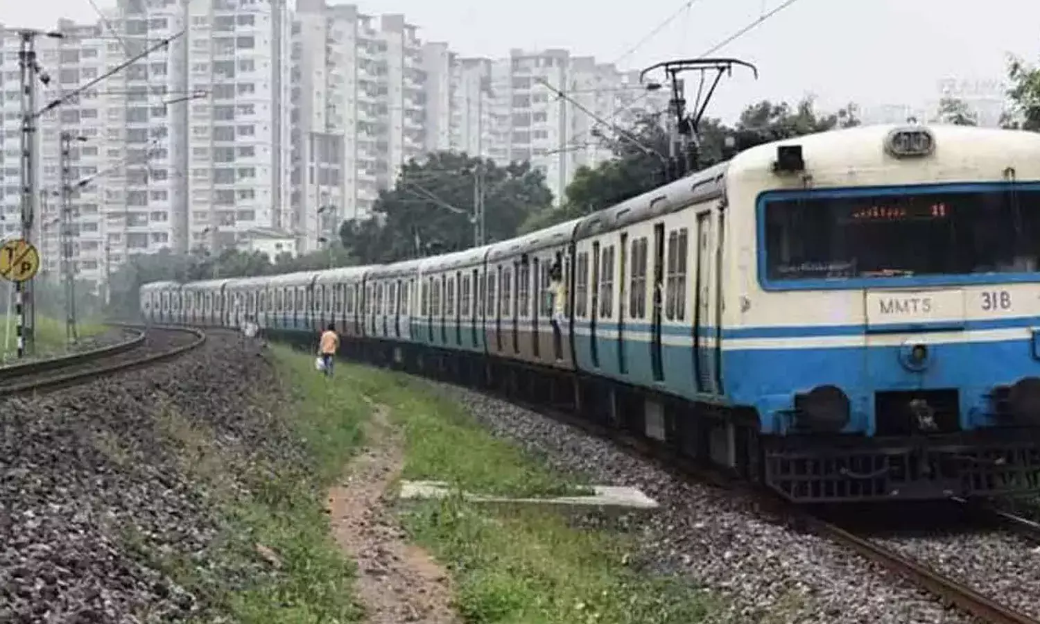 29 mmts trains, cancelled,  hyderabad ,