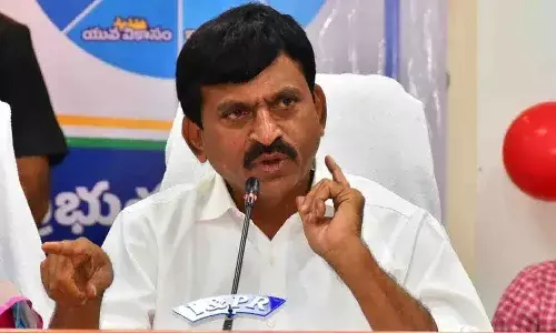 ప్రతి దరఖాస్తును స్వీకరించండి : మంత్రి పొంగులేటి