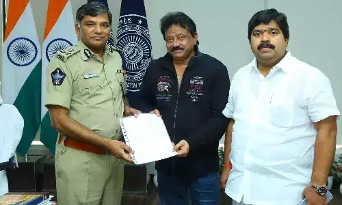 ఆ ముగ్గురి మీద కంప్లైంట్ ఇచ్చాను : రామ్గోపాల్ వర్మ