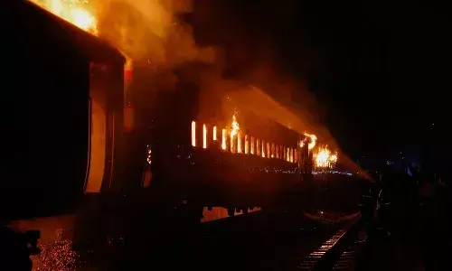 bangladesh, train, fire, five died,
