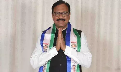 వైసీపీకి కర్నూల్ ఎంపీ రాజీనామా..!