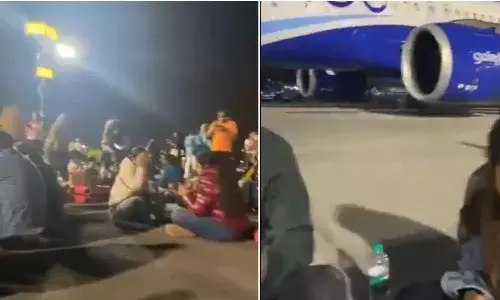 flight, passengers, eating food,  mumbai airport, runway ,