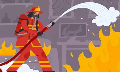 బంజారాహిల్స్లో కాలి బూడిదైన కార్లు