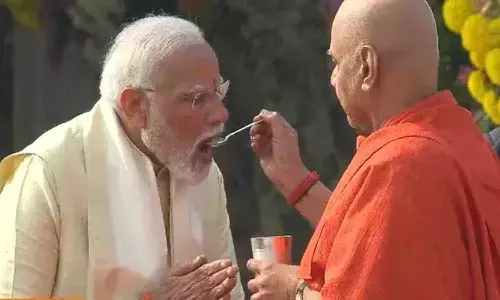 ప్రధాని మోదీతో ఉపవాసాన్ని విరమింపజేసింది ఎవరంటే.?