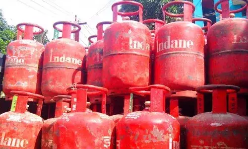 Telangana govt, LPG cylinders, Hyderabad, CM Revanth Reddy