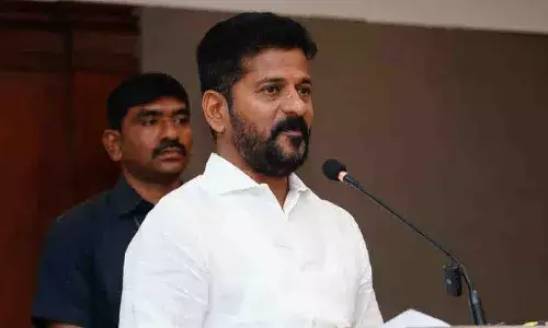 సీఎం రేవంత్ రెడ్డిని కలిసిన బీఆర్ఎస్ నేతలు