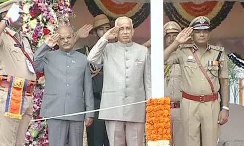 Republic Day: జెండా ఎగురవేసిన గవర్నర్ అబ్దుల్ నజీర్