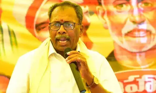 జగన్ వెంట్రుక పీకడానికి తెలుగు ప్రజలకు తీరిక లేదు : మాజీ ఎమ్మెల్సీ శ్రీనివాసులు