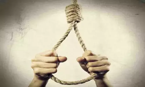 ఆత్మహత్య చేసుకున్న‌ అక్కా చెల్లెళ్లు