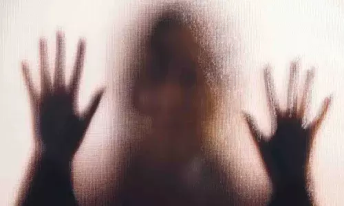 12 సంవత్సరాలుగా భార్యను బంధించిన భర్త.. చివరికి?