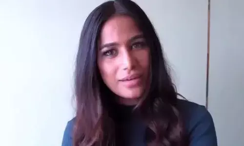 bollywood, actress poonam pandey, alive video, social media,