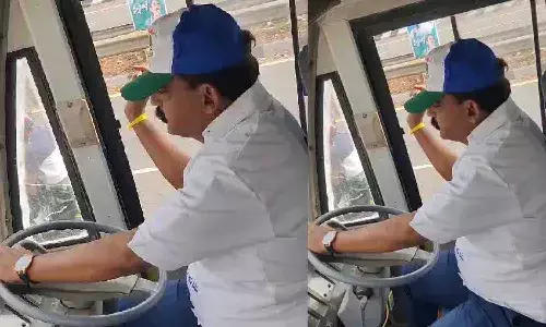 బస్సు డ్రైవర్‌గా మారిన వైసీపీ ఎమ్మెల్యే..!