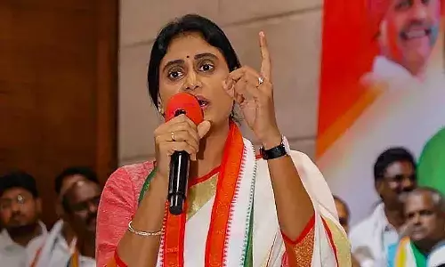 మాట తప్పం.. మడమ తిప్పం అంటే ఇదేనా జగనన్న.? : వైఎస్ షర్మిల