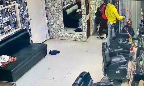 పాయింట్ బ్లాంక్ రేంజ్లో కాల్పులు.. ఉలిక్కిపడ్డ దేశ రాజధాని.!