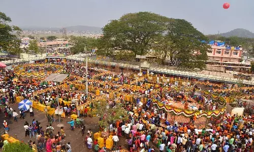 medaram, sammakka, saralamma, jatara, telangana,