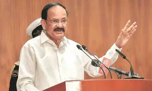 బూతులు మాట్లాడే నాయకులకు పోలింగ్ బూత్లో బుద్ధి చెప్పండి : వెంకయ్య నాయుడు