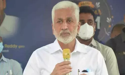 కాంగ్రెస్ కు పోటీ ఎవరితోనో చెప్పిన విజయ సాయి రెడ్డి