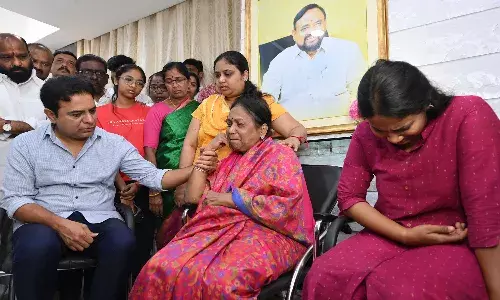 brs, KTR, condolence,  Lasya Nandita family,