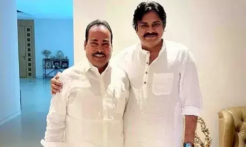 పవన్ కళ్యాణ్ ను కలిసిన వైసీపీ ఎమ్మెల్యే