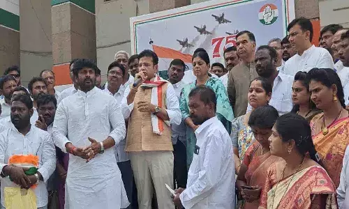 బీఆర్ఎస్కు భారీ షాక్.. కాంగ్రెస్లో చేరిన 20 మంది కార్పొరేటర్లు