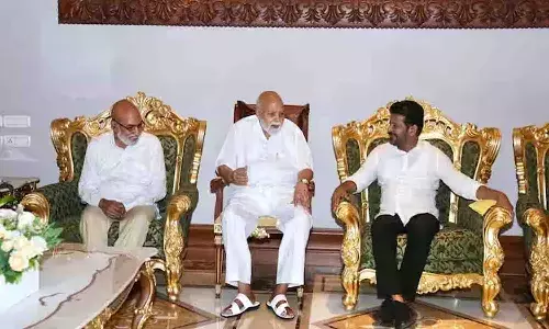 రామోజీరావును కలిసిన సీఎం రేవంత్ రెడ్డి