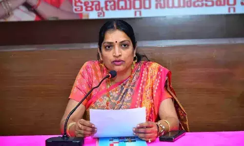 అది చంద్రబాబు దిగజారుడు తనమే: మంత్రి ఉషశ్రీ