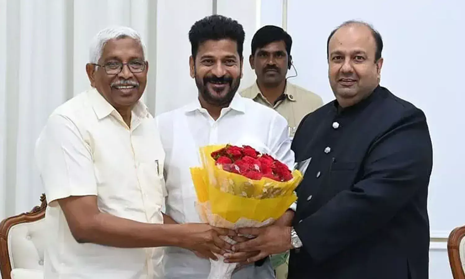 ఎమ్మెల్సీలుగా కోదండరాం, అమీర్ అలీ ఖాన్ పేర్లను ఖరారు చేస్తూ కేబినెట్ తీర్మానం