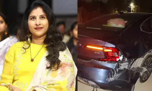 tollywood, singer mangli, car, accident ,