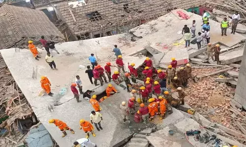 west bengal,  building collapse, two dead,