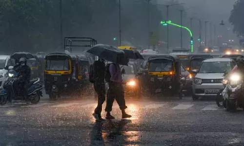 మొదలైన వర్షాలు.. ఎల్లో అలర్ట్ జారీ