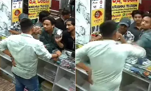Bengaluru, shopkeeper, assaulted, Hanuman bhajan, azaan