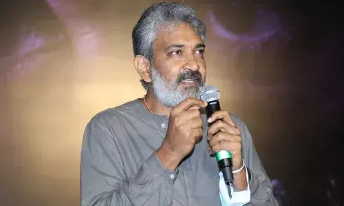 ఆర్ఆర్ఆర్ సినిమాలో ఆ క్యారెక్టర్ ను చంపేయాలని అనుకున్నాం: రాజమౌళి