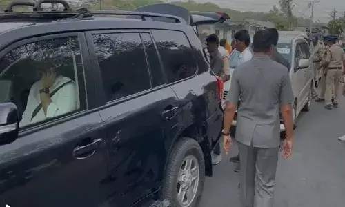 నారా లోకేష్ కాన్వాయ్ లో తనిఖీలు