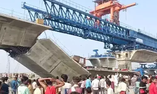bridge, collapse,  bihar, one dead ,