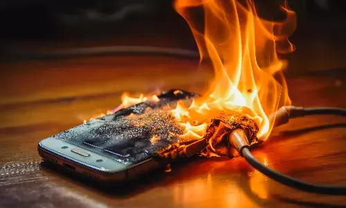 uttar pradesh, short circuit, mobile phone, blast, four dead,