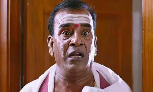 చిత్ర పరిశ్రమలో విషాదం.. ప్రముఖ కమెడియన్ కన్నుమూత