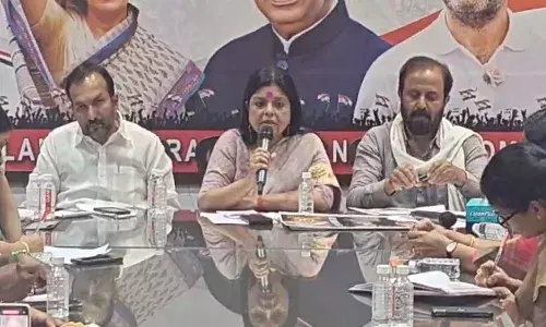 మోదీ, కేసీఆర్ ప్రజా వ్యతిరేక పనులను ప్రజల్లోకి తీసుకెళ్లండి