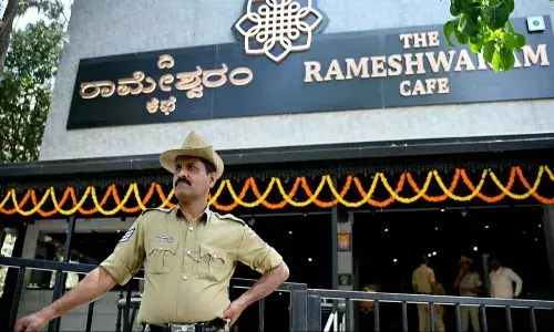 వారి గురించి సమాచారం ఇస్తే 20 లక్షలు ఇస్తాం
