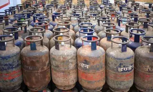 గుడ్ న్యూస్.. గ్యాస్ సిలిండర్ పై భారీగా తగ్గింపు