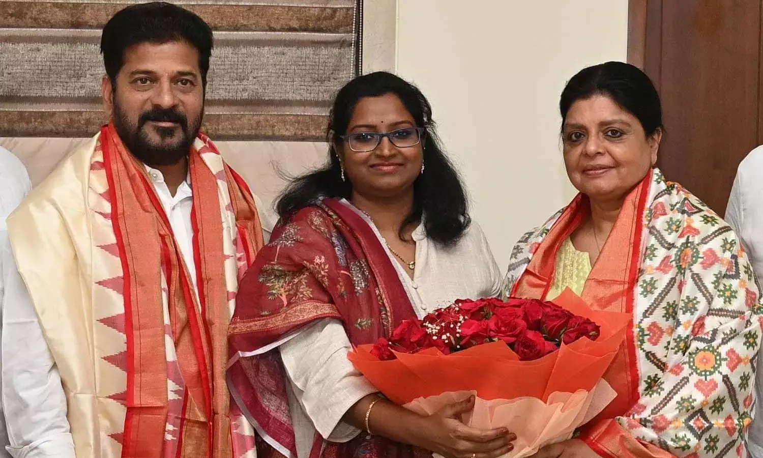 Congress , Kadiyam Kavya, Warangal, MP Seats