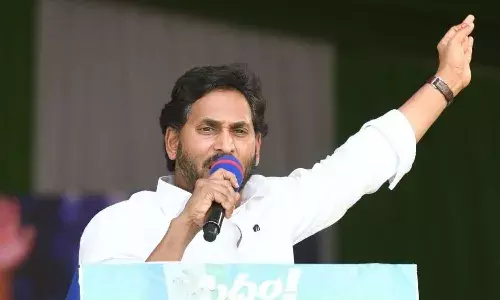 మొన్న చంద్రముఖి.. నేడు అరుంధతి సినిమా గురించి మాట్లాడిన సీఎం జగన్