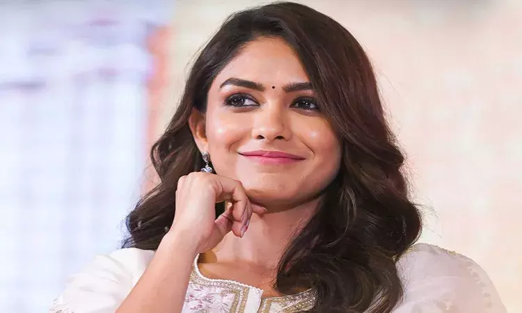 vijay devarakonda, mrunal thakur, family star ,