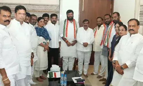 కాంగ్రెస్ లో చేరిన కూన శ్రీశైలం గౌడ్