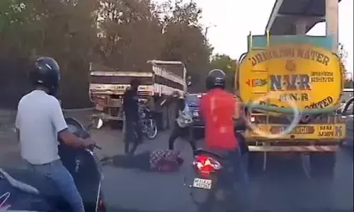 ప్రైవేట్ సంస్థలో ఉద్యోగిని చితక్కొట్టిన రౌడీలు.. ఎందుకో తెలుసా.?