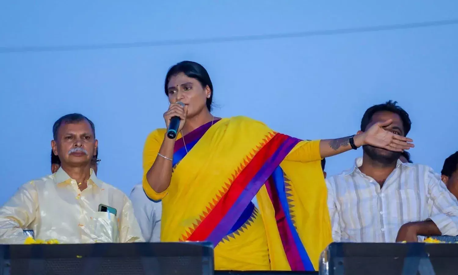 ys sharmila, comments,  ycp, cm jagan, avinash reddy,