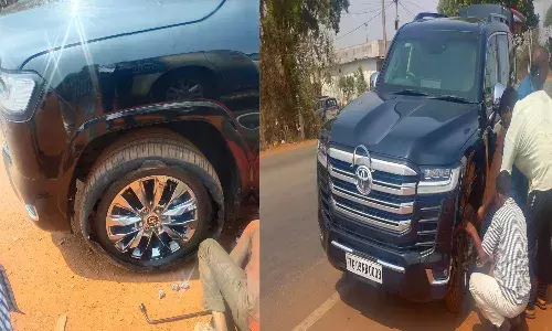 తెలంగాణ సీఎం కాన్వాయ్ కు తప్పిన పెను ప్రమాదం