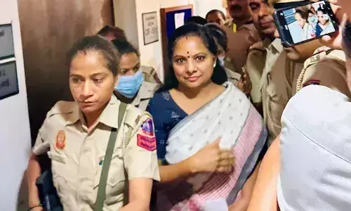 ఢిల్లీ లిక్కర్ స్కామ్.. కవితను కస్టడీలోకి తీసుకున్న సీబీఐ